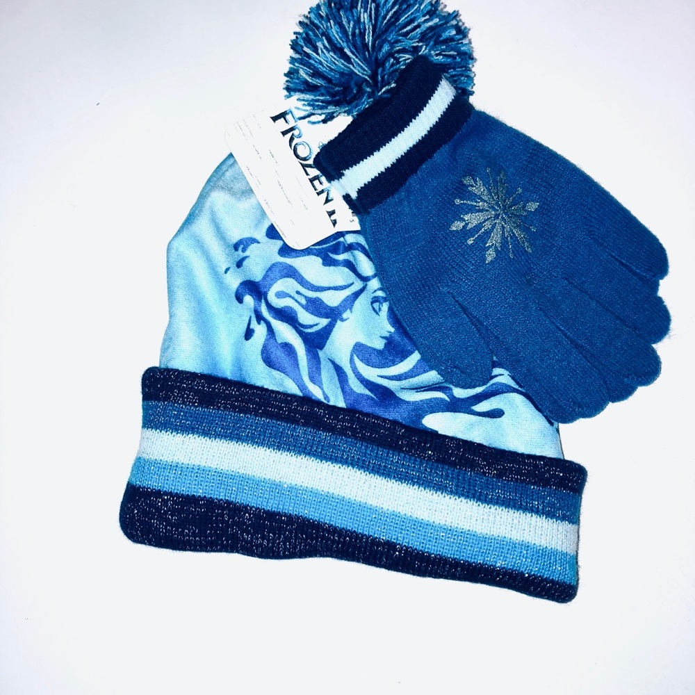 Frozen hat and glove set